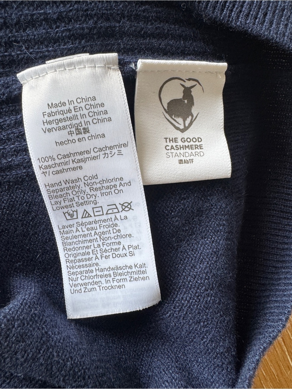 NWT! MADEWELL Women’s Cashmere V-Neck Sweater in Dark Cosmos Navy Size XS - Picture 7 of 12